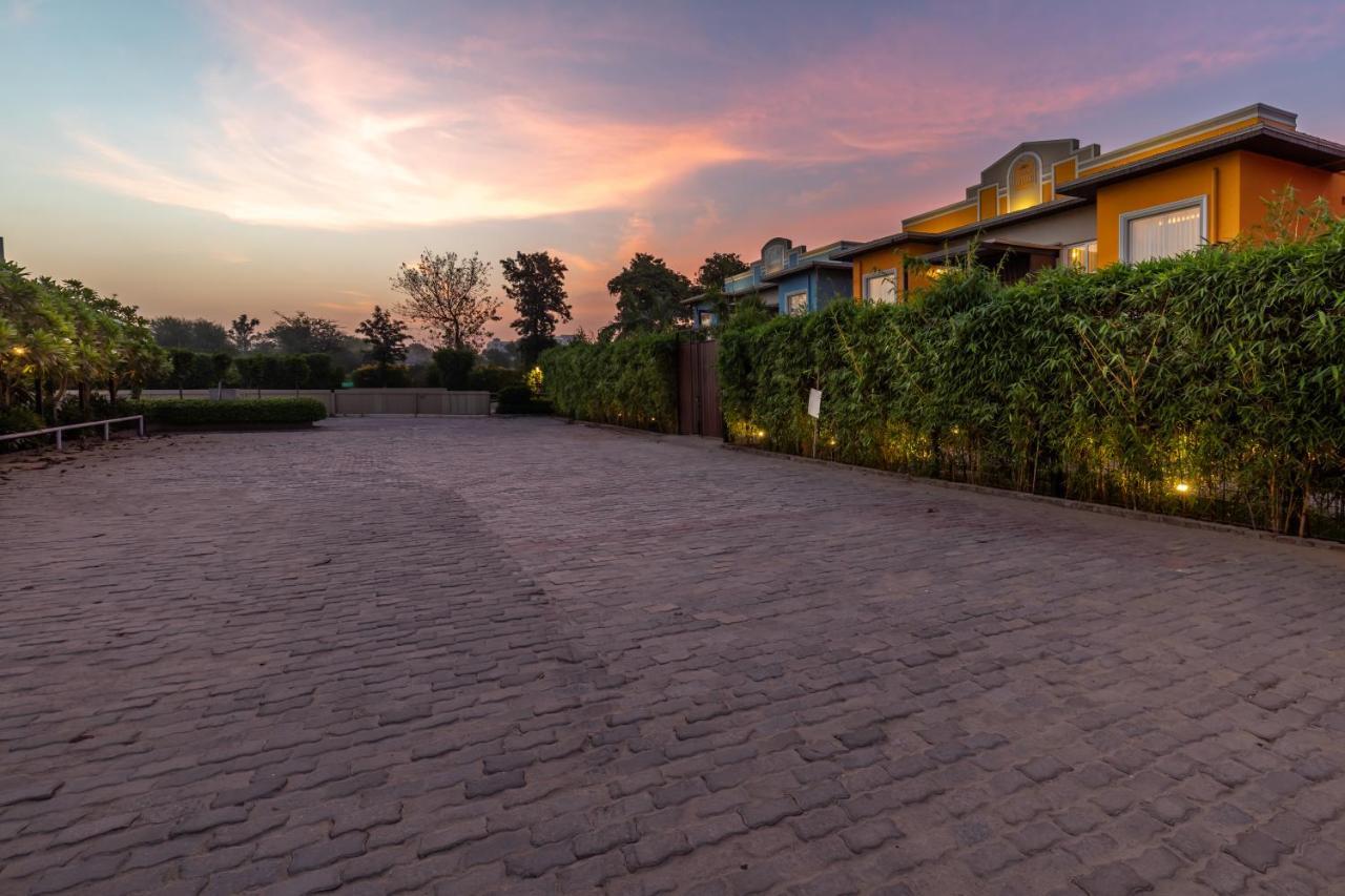 Downtown Resorts Nh8 Dhāruhera Dış mekan fotoğraf