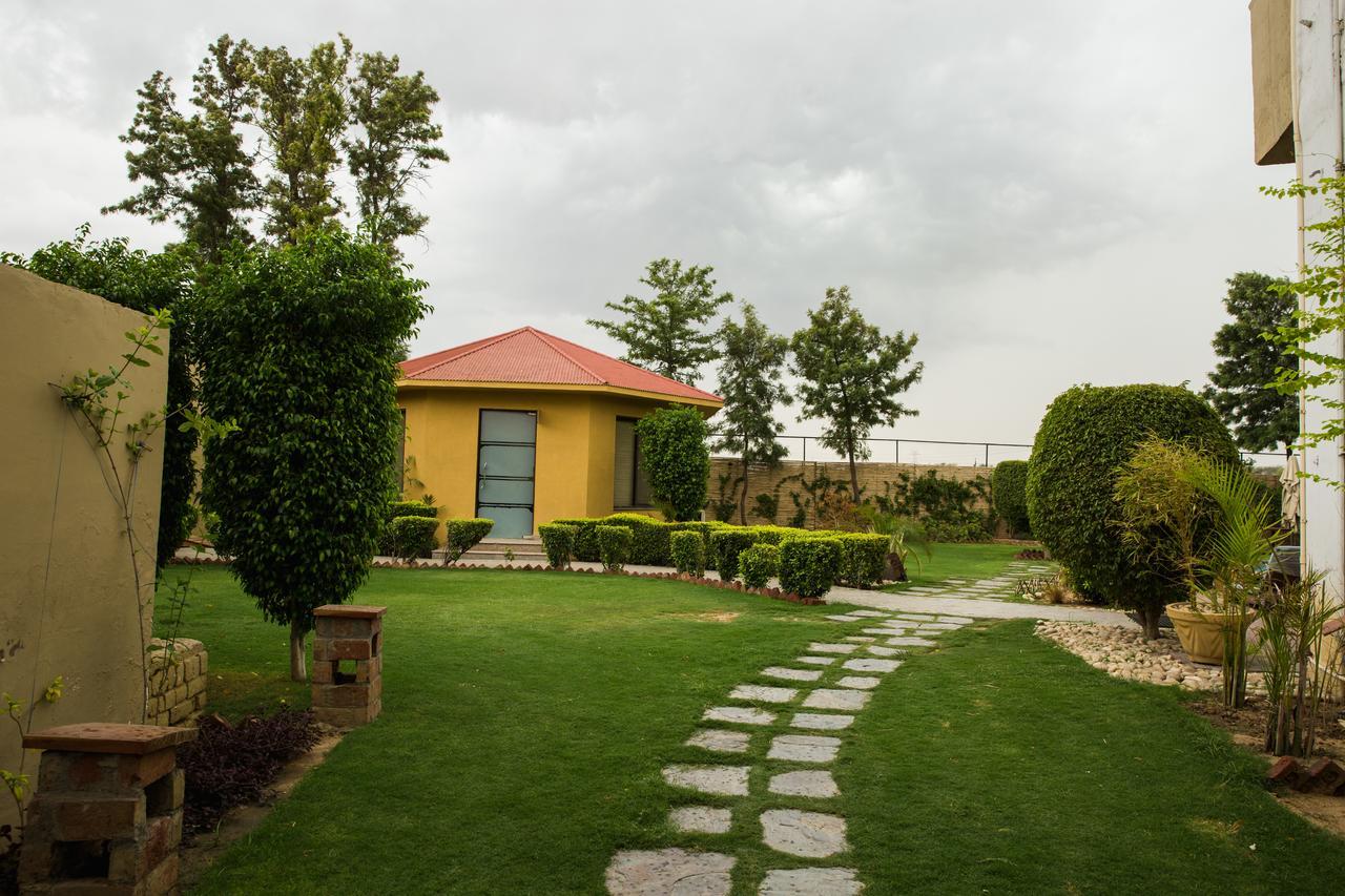 Downtown Resorts Nh8 Dhāruhera Dış mekan fotoğraf